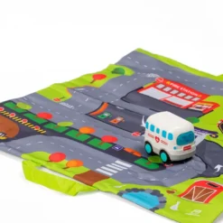 Alfombra de juegos con 3 coches