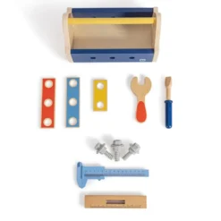 Caja de herramientas de madera con accesorios