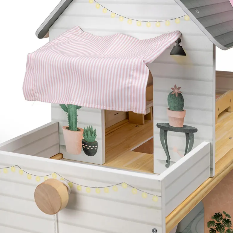 Casita de muñecas de madera con ascensor