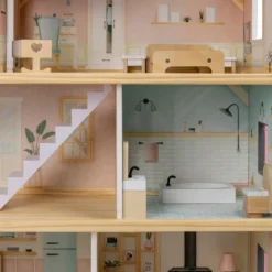 Casita de muñecas de madera con ascensor