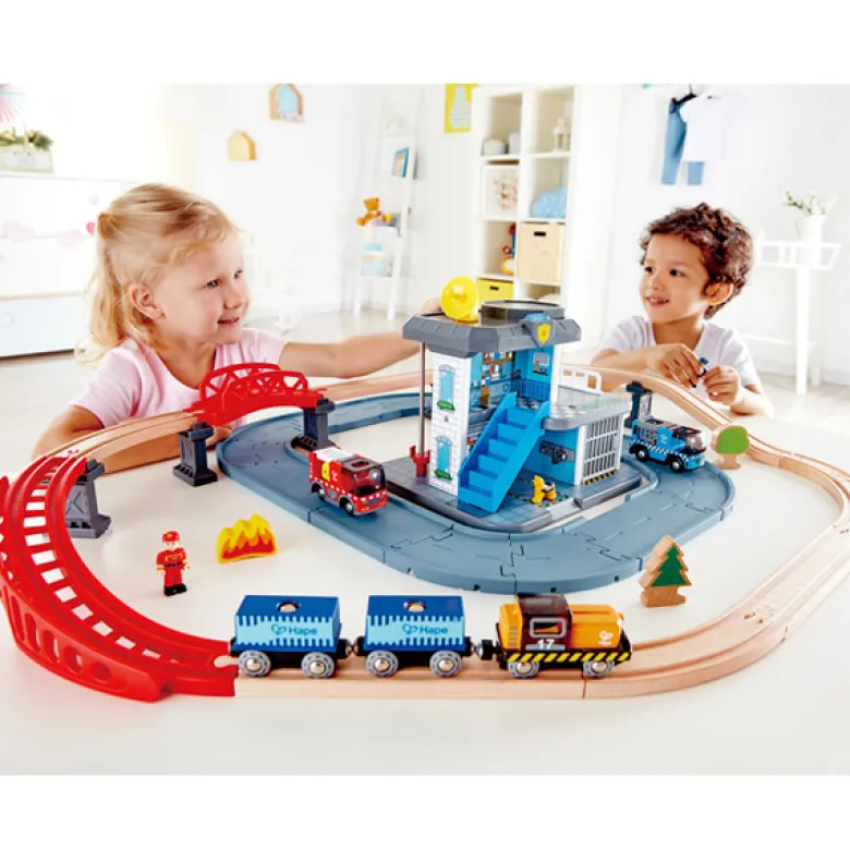 Circuito de tren con cuartel general de servicios de emergencia