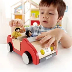 Coche familiar para muñecos