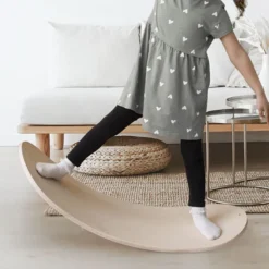 Cuna, gimnasio y tabla de equilibrio