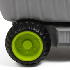 Gran camión volquete para cargar, transportar y descargar