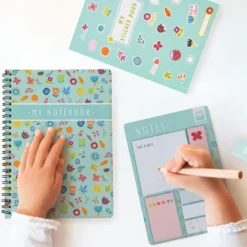 Libreta A5 pautada con diseño de flores