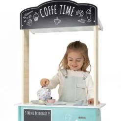 Mercadito de madera y salón para tomar el café