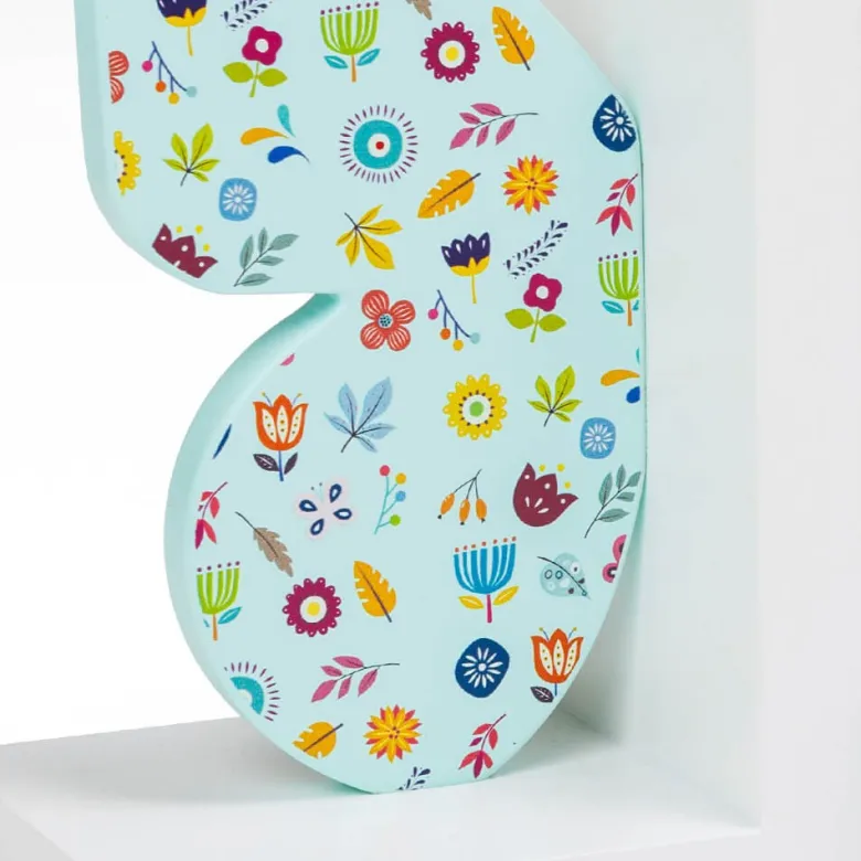 Sujetalibros infantil original y decorativo de madera con forma de mariposa